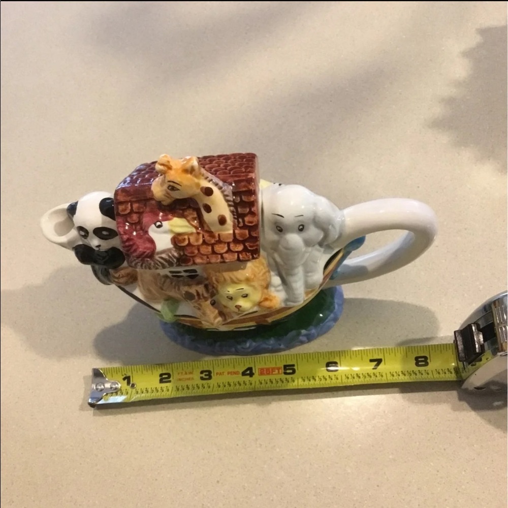 Noah’s Ark collectible Teapot - Picture 5 of 6